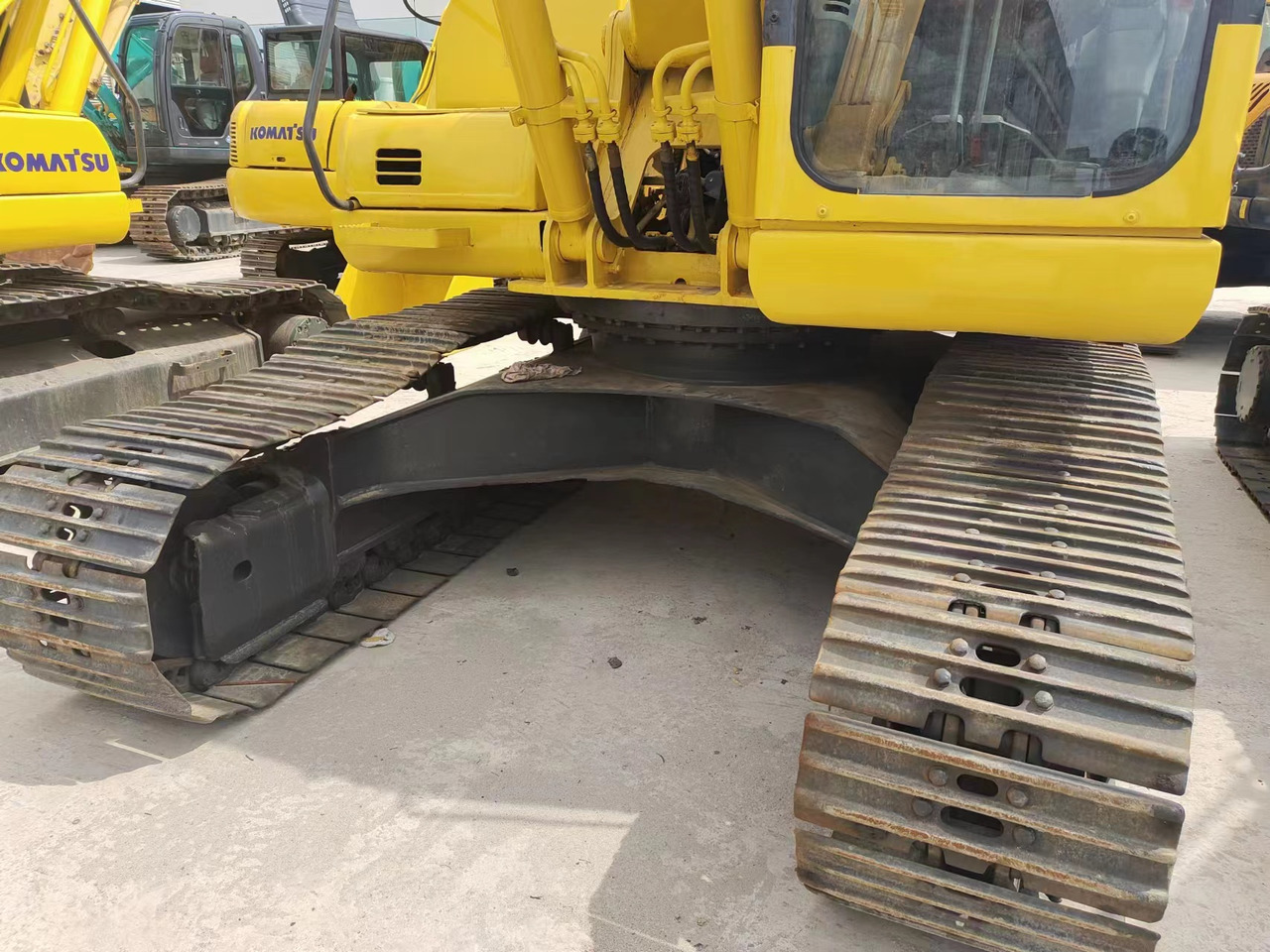 KOMATSU PC200-7 - Ekskavator me zinxhirë: foto 5 KOMATSU PC200-7 - Ekskavator me zinxhirë: foto 5