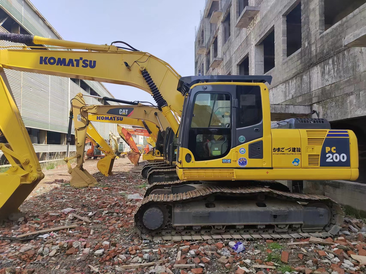 KOMATSU PC200-8 - Ekskavator me zinxhirë: foto 1 KOMATSU PC200-8 - Ekskavator me zinxhirë: foto 1