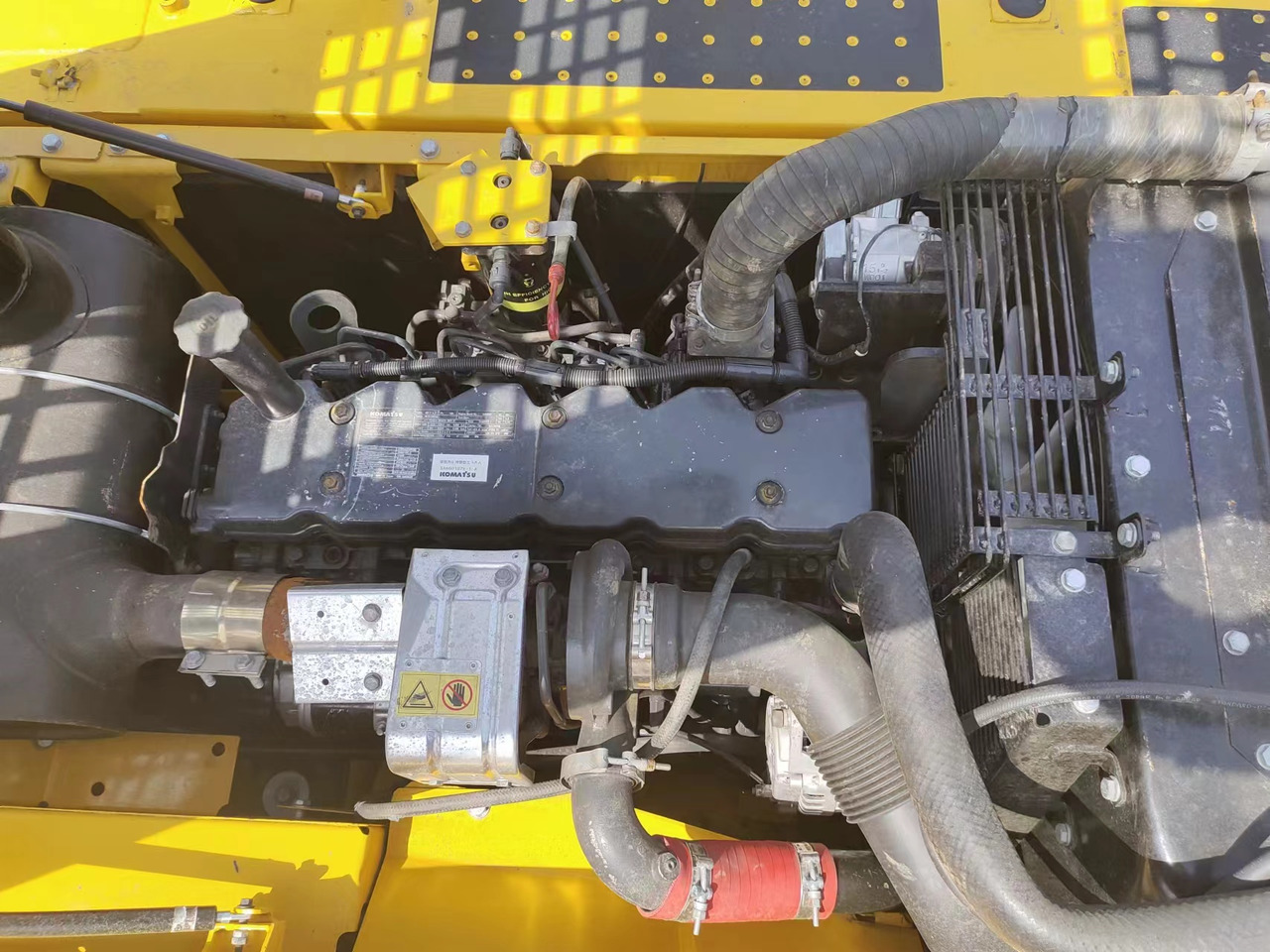 KOMATSU PC200-8N1 - Ekskavator me zinxhirë: foto 5 KOMATSU PC200-8N1 - Ekskavator me zinxhirë: foto 5