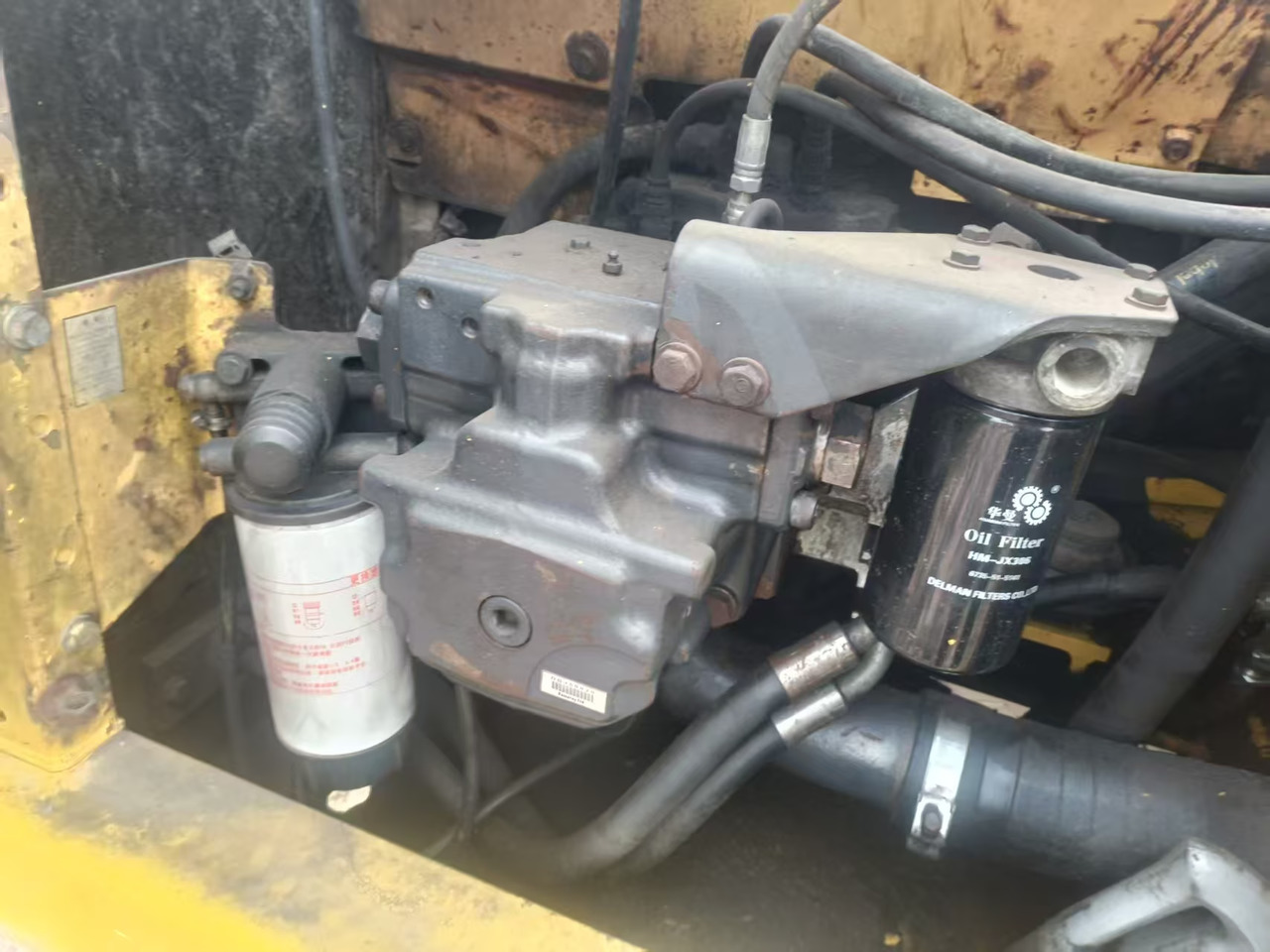 KOMATSU PC200-8N1 - Ekskavator me zinxhirë: foto 4 KOMATSU PC200-8N1 - Ekskavator me zinxhirë: foto 4