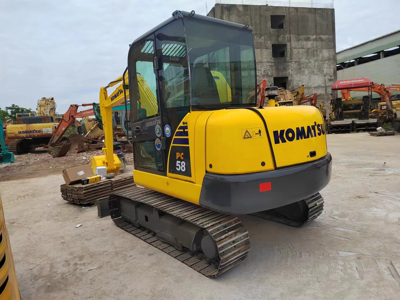 KOMATSU PC58 PC55 PC60 - Miniekskavator: foto 3 KOMATSU PC58 PC55 PC60 - Miniekskavator: foto 3