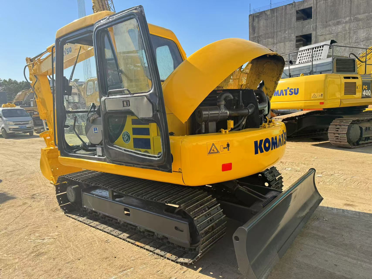 KOMATSU PC60-7 - Ekskavator me zinxhirë: foto 2 KOMATSU PC60-7 - Ekskavator me zinxhirë: foto 2