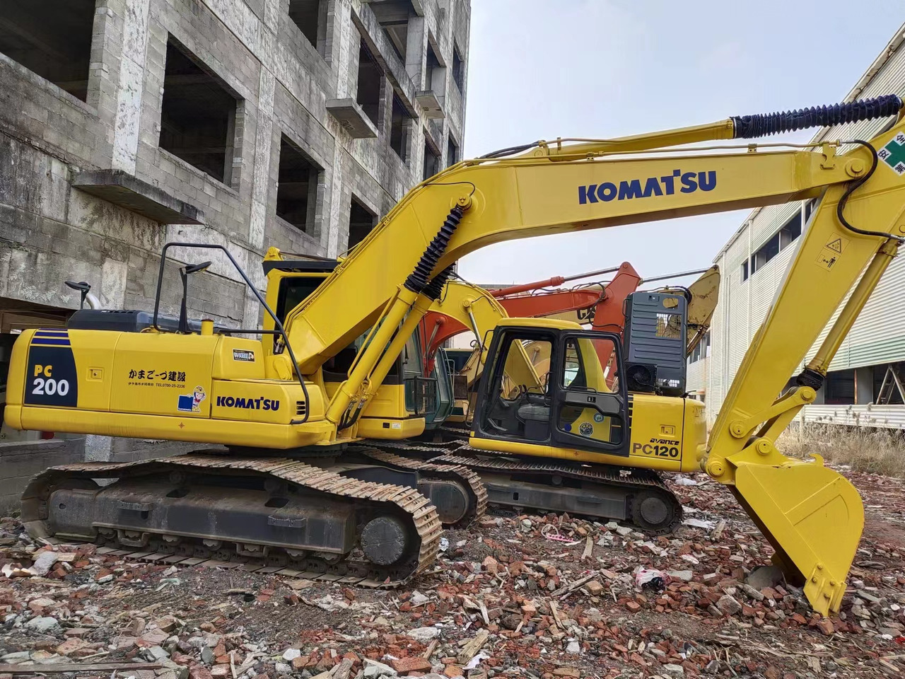KOMATSU pc200-8 pc200 Japan made - Ekskavator me zinxhirë: foto 1 KOMATSU pc200-8 pc200 Japan made - Ekskavator me zinxhirë: foto 1
