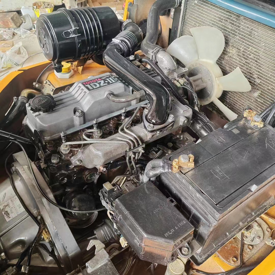 TOYOTA FD30 - Pirun më naftë: foto 5 TOYOTA FD30 - Pirun më naftë: foto 5