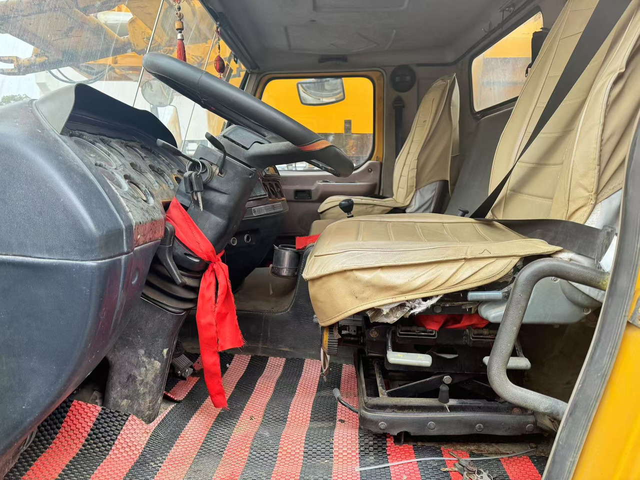 XCMG QY100K 100tons QY100K-2 - Autovinç: foto 5 XCMG QY100K 100tons QY100K-2 - Autovinç: foto 5