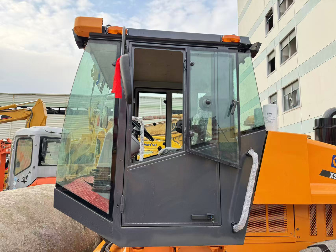 XCMG XS143J - Rul rrugësh: foto 4 XCMG XS143J - Rul rrugësh: foto 4