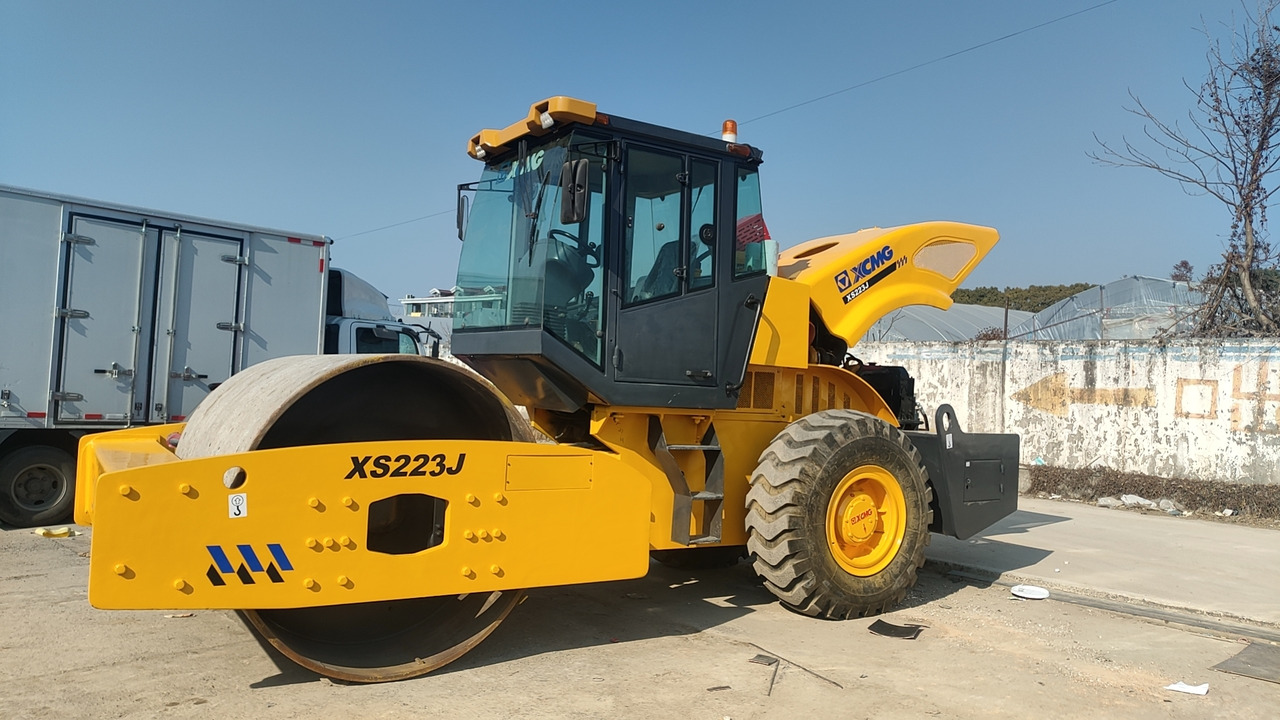XCMG XS223J - Rul rrugësh: foto 1 XCMG XS223J - Rul rrugësh: foto 1