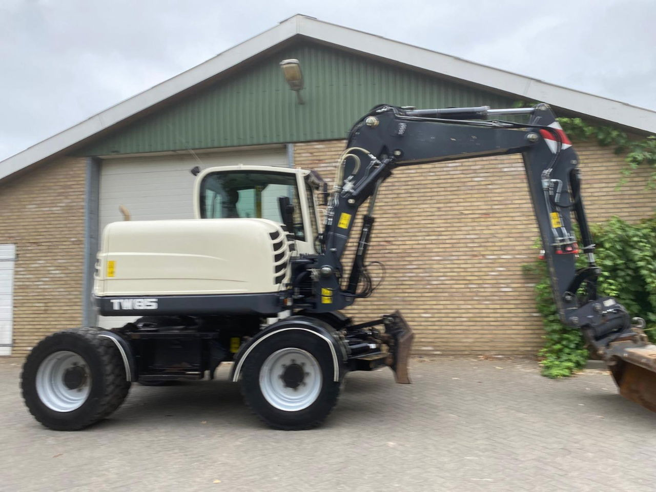 Terex TW85 - Ekskavator me goma: foto 4 Terex TW85 - Ekskavator me goma: foto 4