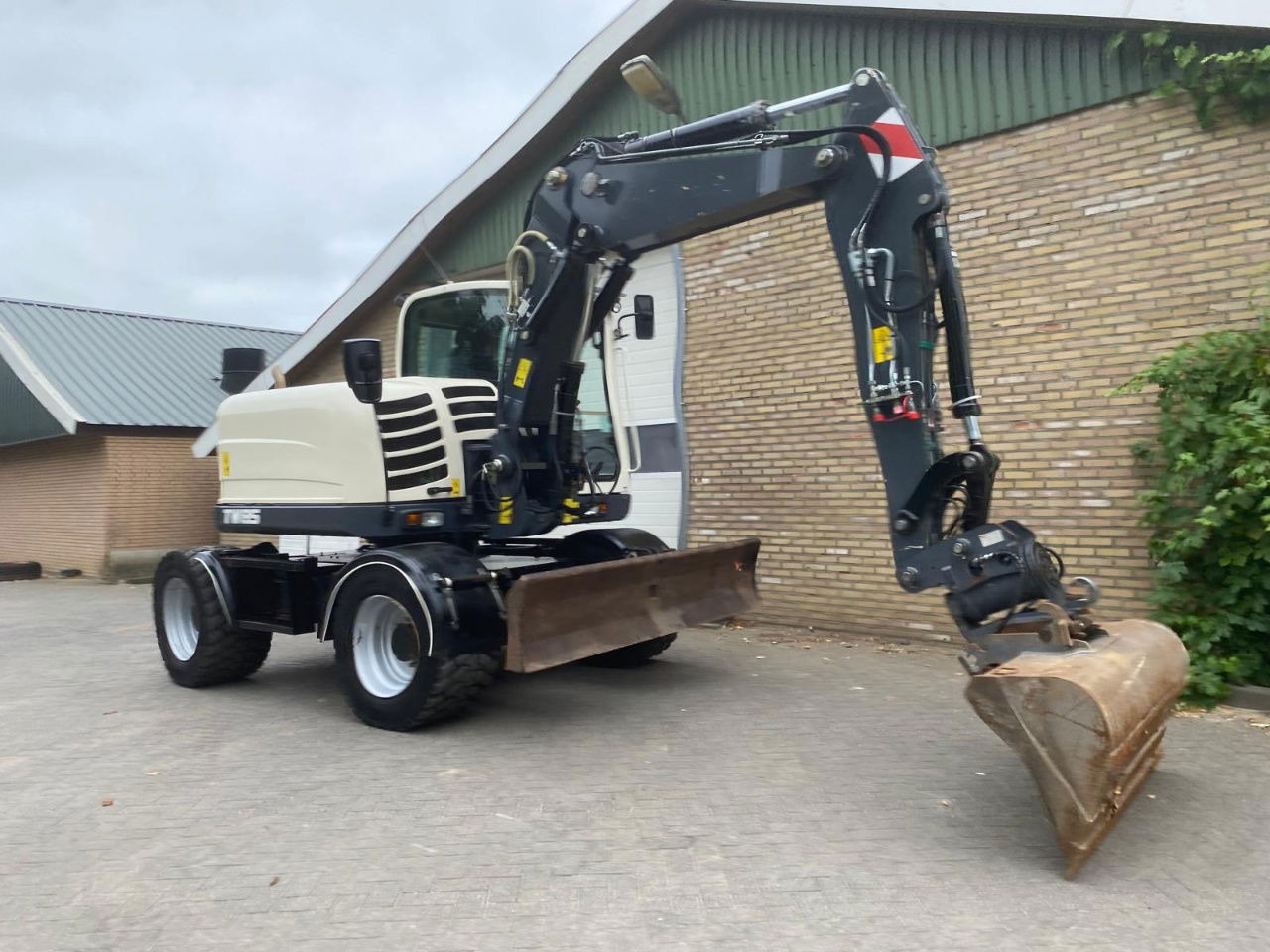 Terex TW85 - Ekskavator me goma: foto 2 Terex TW85 - Ekskavator me goma: foto 2