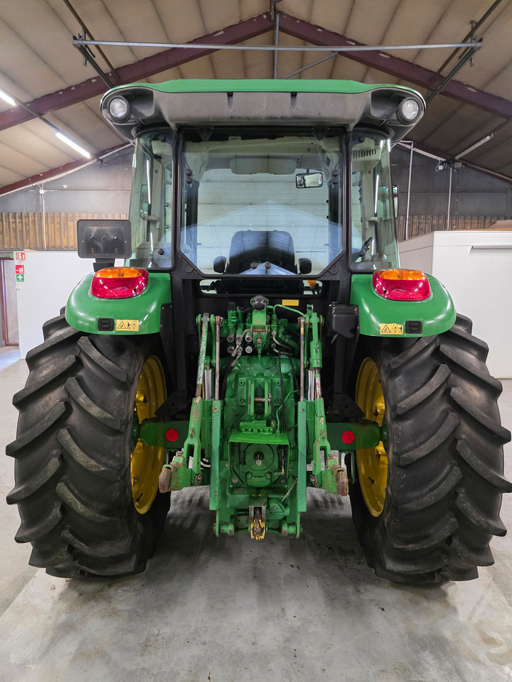 John Deere 5720 - Traktor: foto 3 John Deere 5720 - Traktor: foto 3