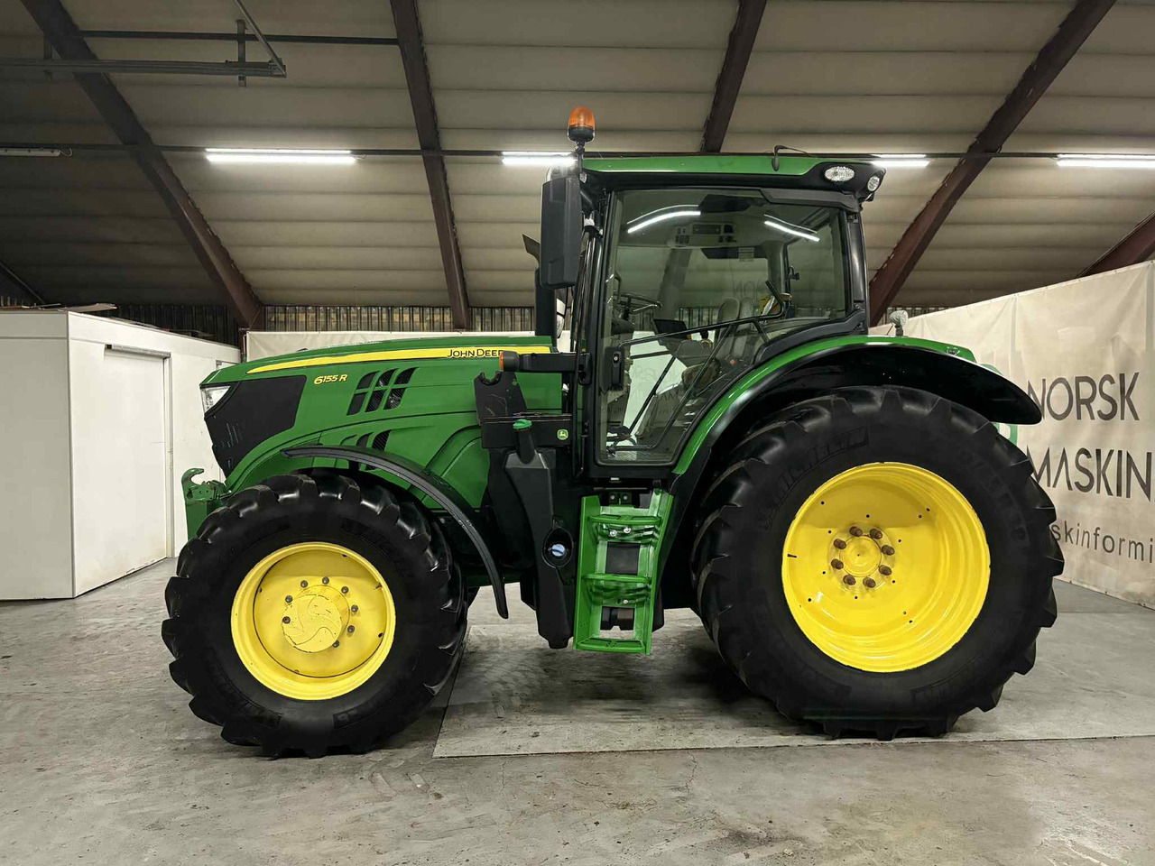 John Deere 6155R - Traktor: foto 2 John Deere 6155R - Traktor: foto 2