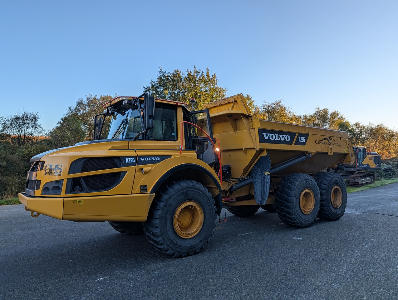 Volvo A25G på hvite skilt - Shkarkues teleskopik: foto 2 Volvo A25G på hvite skilt - Shkarkues teleskopik: foto 2