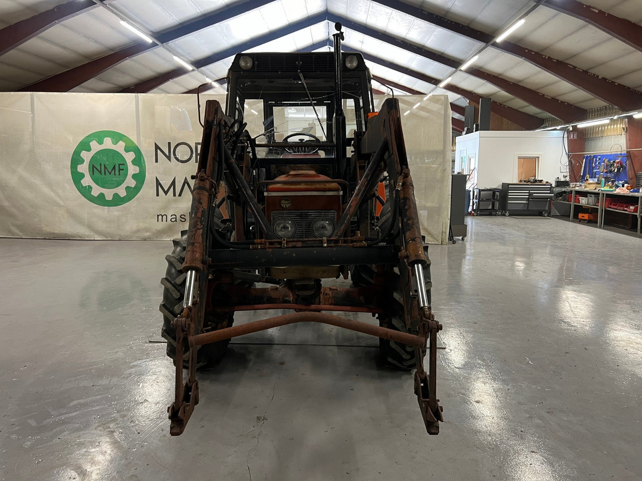 Zetor 7045 (Redusert moms) - Traktor: foto 4 Zetor 7045 (Redusert moms) - Traktor: foto 4