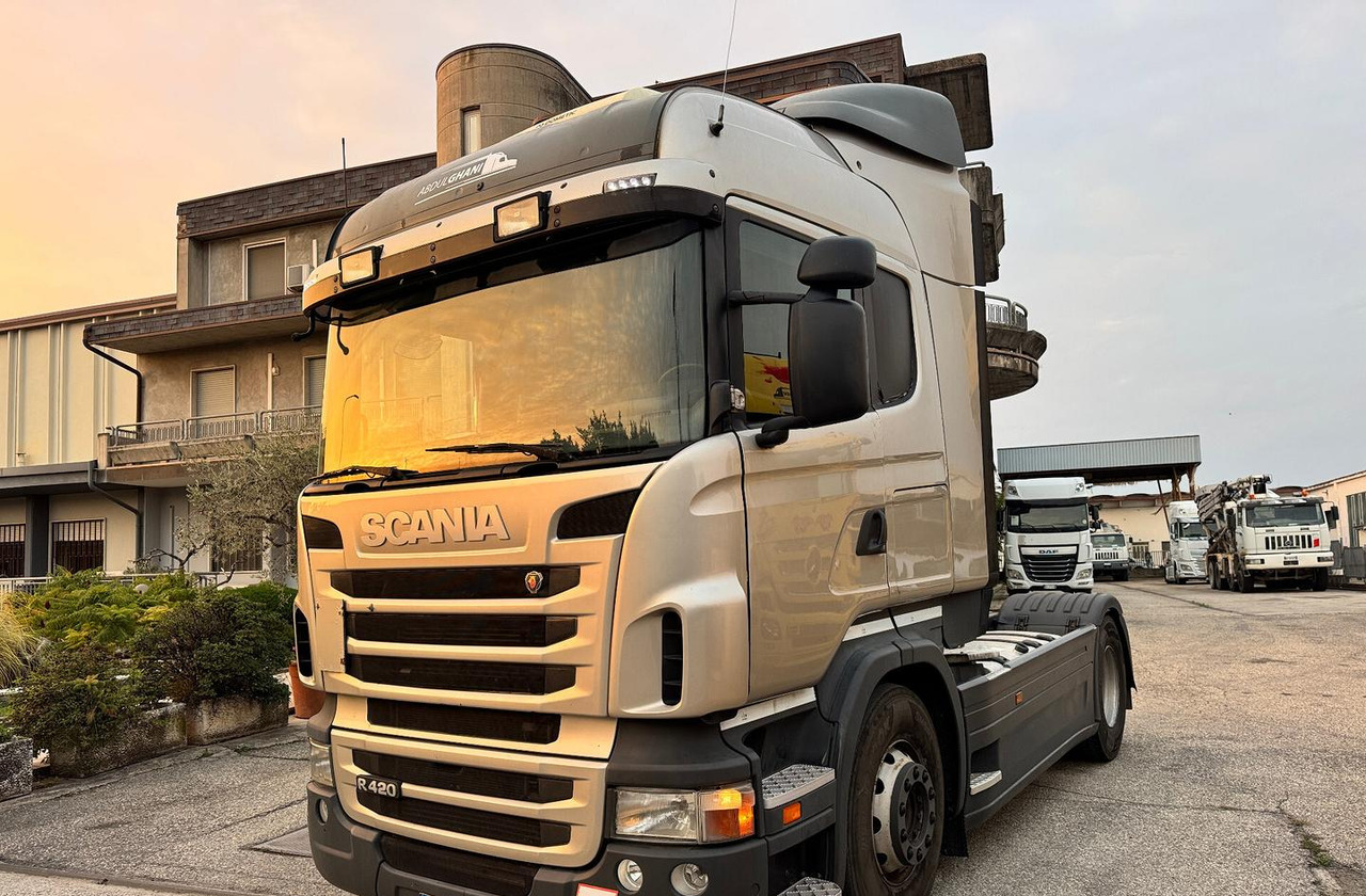 Trattore stradale Scania R420 - Euro 5 - 2011 - Gjysmë-kamion: foto 2 Trattore stradale Scania R420 - Euro 5 - 2011 - Gjysmë-kamion: foto 2