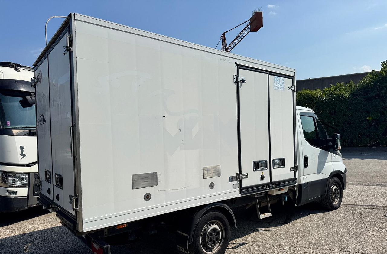 IVECO DAILY 35S15 - FRIGO FRC - PATENTE B - Furgon frigorifer: foto 3 IVECO DAILY 35S15 - FRIGO FRC - PATENTE B - Furgon frigorifer: foto 3