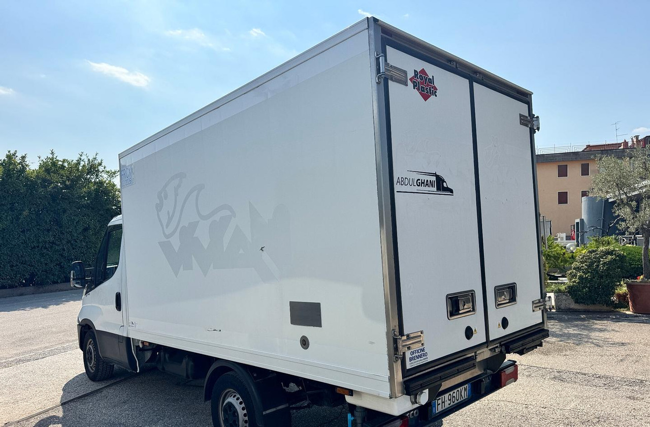 IVECO DAILY 35S15 - FRIGO FRC - PATENTE B - Furgon frigorifer: foto 4 IVECO DAILY 35S15 - FRIGO FRC - PATENTE B - Furgon frigorifer: foto 4