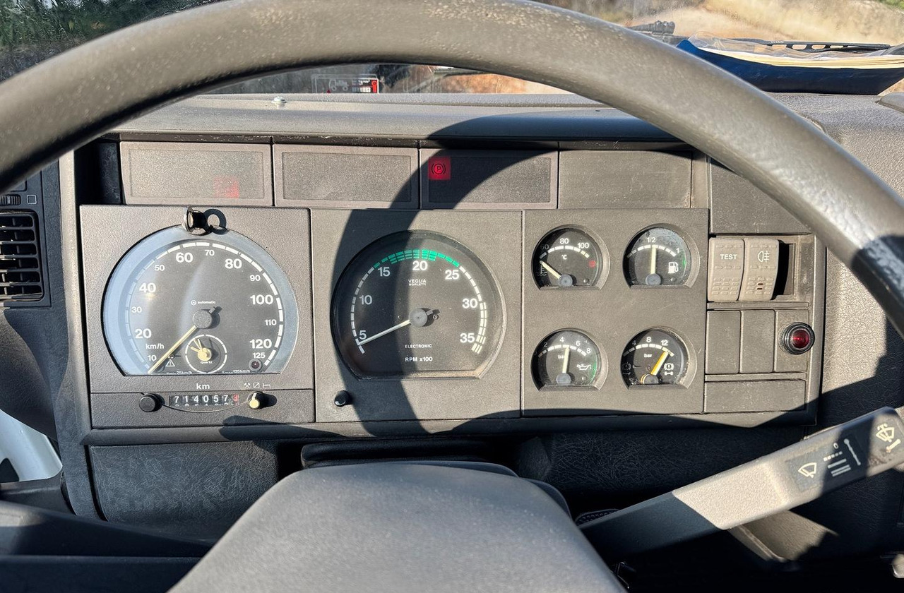 Iveco Eurocargo 150E23 con Gru HIAB - Kamion me karroceri të hapur, Kamion me vinç: foto 4 Iveco Eurocargo 150E23 con Gru HIAB - Kamion me karroceri të hapur, Kamion me vinç: foto 4