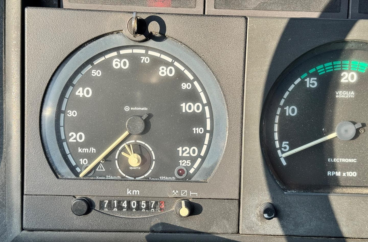 Iveco Eurocargo 150E23 con Gru HIAB - Kamion me karroceri të hapur, Kamion me vinç: foto 3 Iveco Eurocargo 150E23 con Gru HIAB - Kamion me karroceri të hapur, Kamion me vinç: foto 3