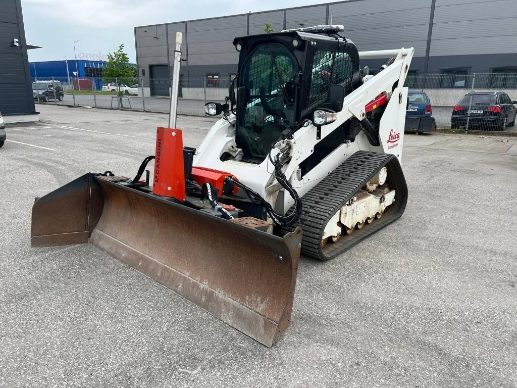 CAT 289D3 with blade and Leica ready - LIKE NEW - Fadrom me zinxhir: foto 1 CAT 289D3 with blade and Leica ready - LIKE NEW - Fadrom me zinxhir: foto 1