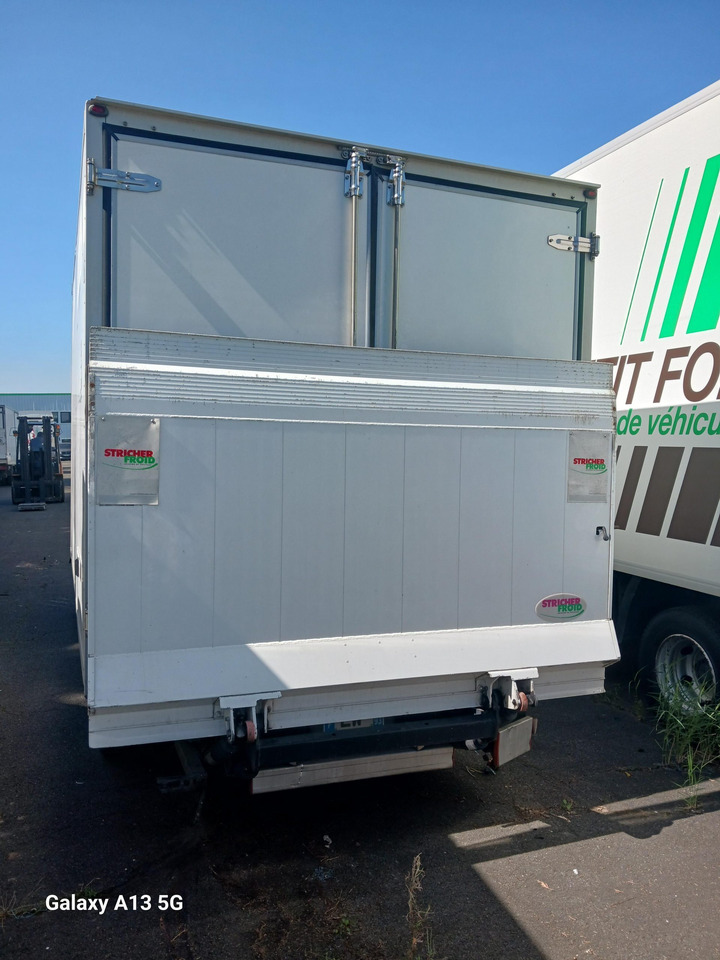 IVECO DAILY 35S14 KONTENER CHŁODNIA WINDA NR 881 - Furgon frigorifer: foto 1 IVECO DAILY 35S14 KONTENER CHŁODNIA WINDA NR 881 - Furgon frigorifer: foto 1