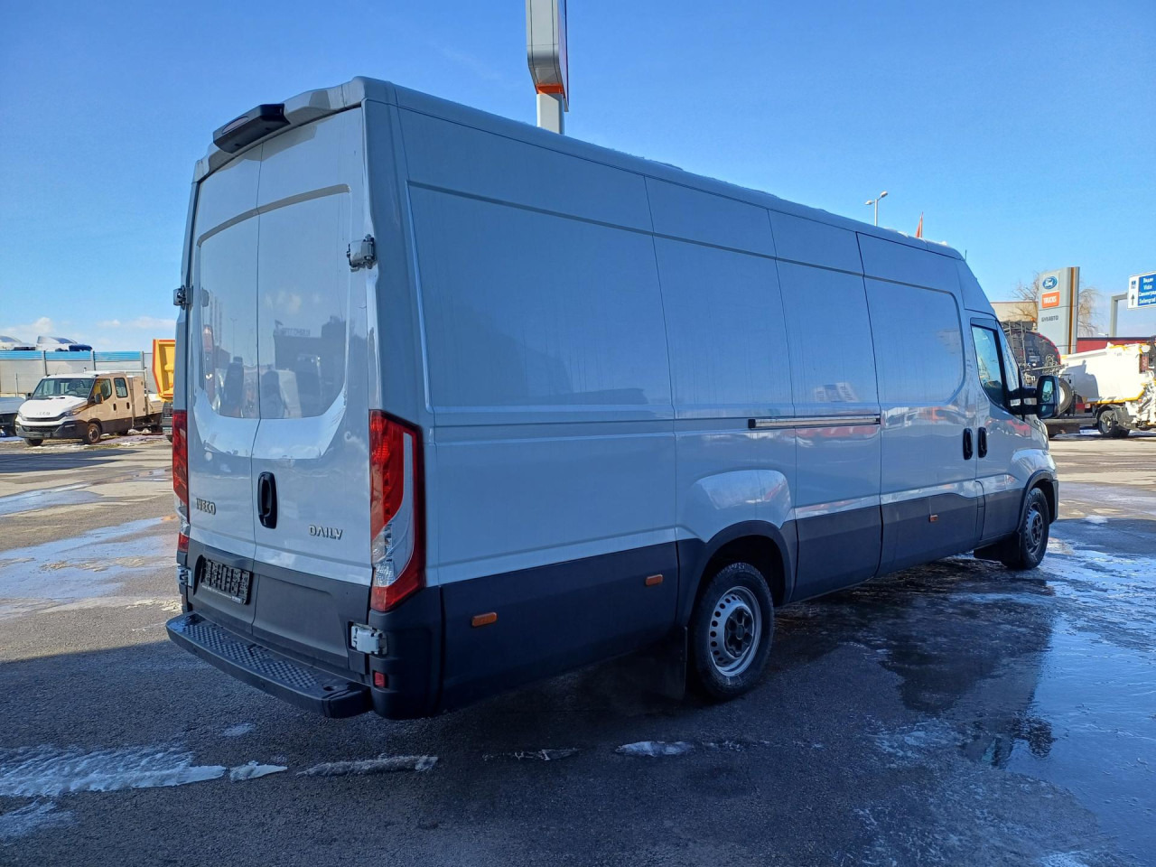 IVECO Daily 35S16V - Furgon: foto 4 IVECO Daily 35S16V - Furgon: foto 4