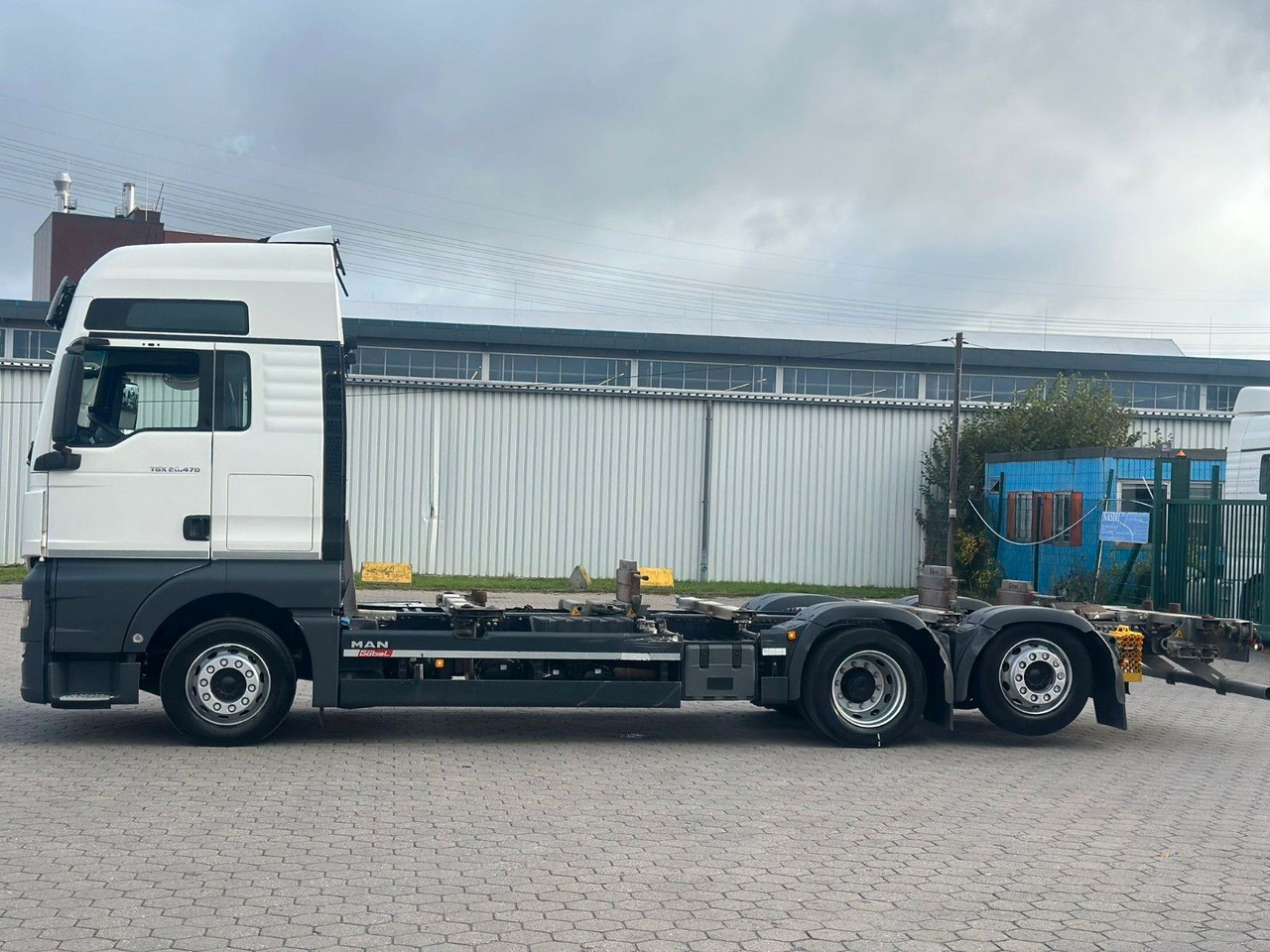 MAN 26.470*Intarder+ Lenk+Lift+Kühlbox - Transportjer kontejnerësh/ Kamion me karroceri të çmontueshme: foto 4 MAN 26.470*Intarder+ Lenk+Lift+Kühlbox - Transportjer kontejnerësh/ Kamion me karroceri të çmontueshme: foto 4