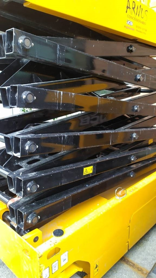 JCB S4550E - Ngritës gërshërë: foto 4 JCB S4550E - Ngritës gërshërë: foto 4