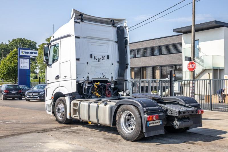 Mercedes ACTROS 1845 LS - Gjysmë-kamion: foto 4 Mercedes ACTROS 1845 LS - Gjysmë-kamion: foto 4