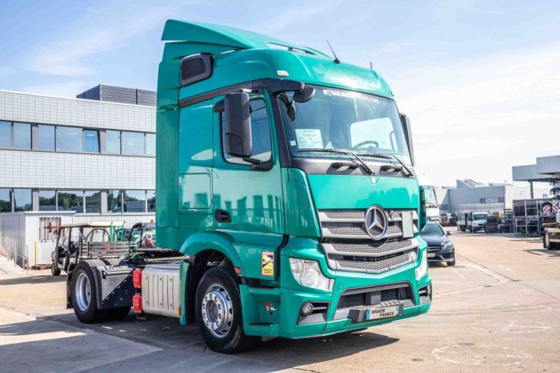 Mercedes ACTROS 1845 LS - Gjysmë-kamion: foto 2 Mercedes ACTROS 1845 LS - Gjysmë-kamion: foto 2