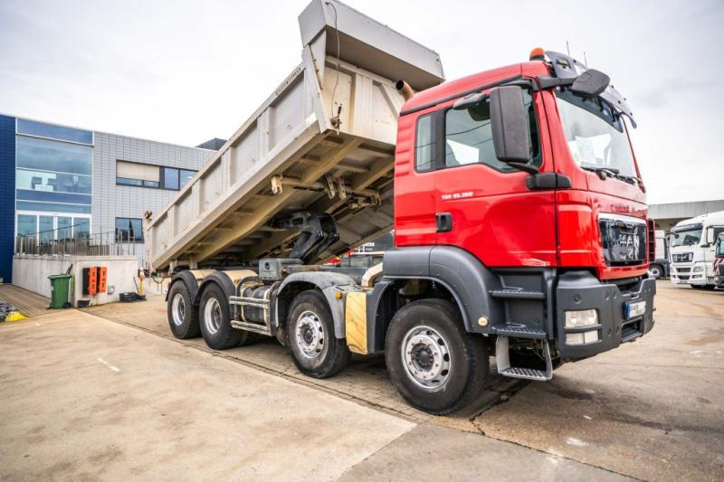 MAN TGS 35.360 BB - Kamion vetëshkarkues: foto 2 MAN TGS 35.360 BB - Kamion vetëshkarkues: foto 2