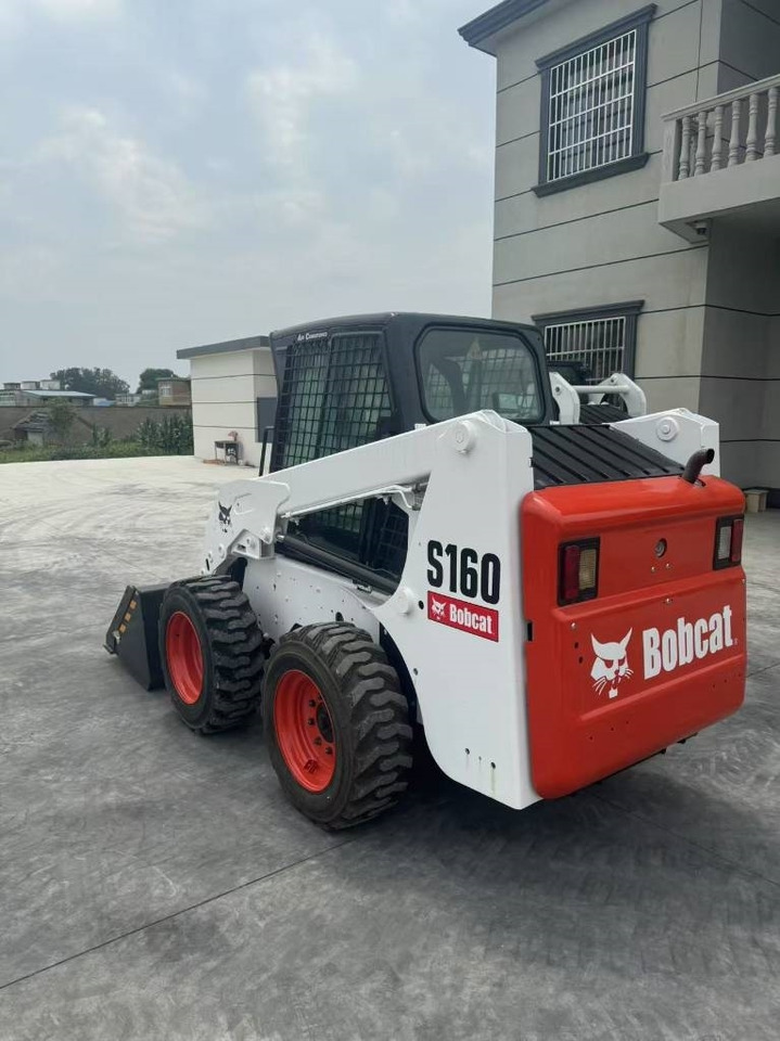 Bobcat S 160 - Ekskavator me zinxhirë: foto 3 Bobcat S 160 - Ekskavator me zinxhirë: foto 3