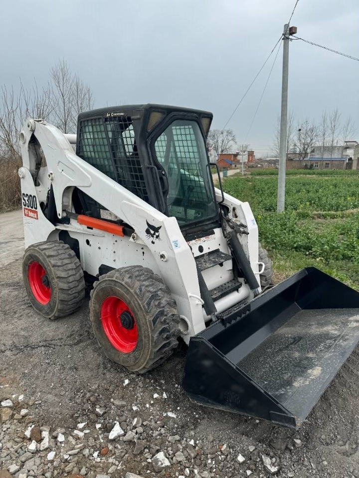 Bobcat S 300 - Mini fadrom: foto 3 Bobcat S 300 - Mini fadrom: foto 3