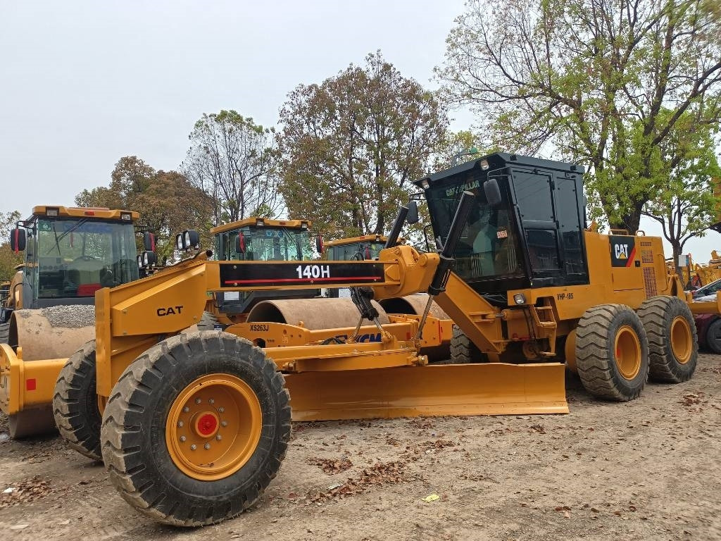 CAT 140 - Ekskavator me zinxhirë: foto 1 CAT 140 - Ekskavator me zinxhirë: foto 1