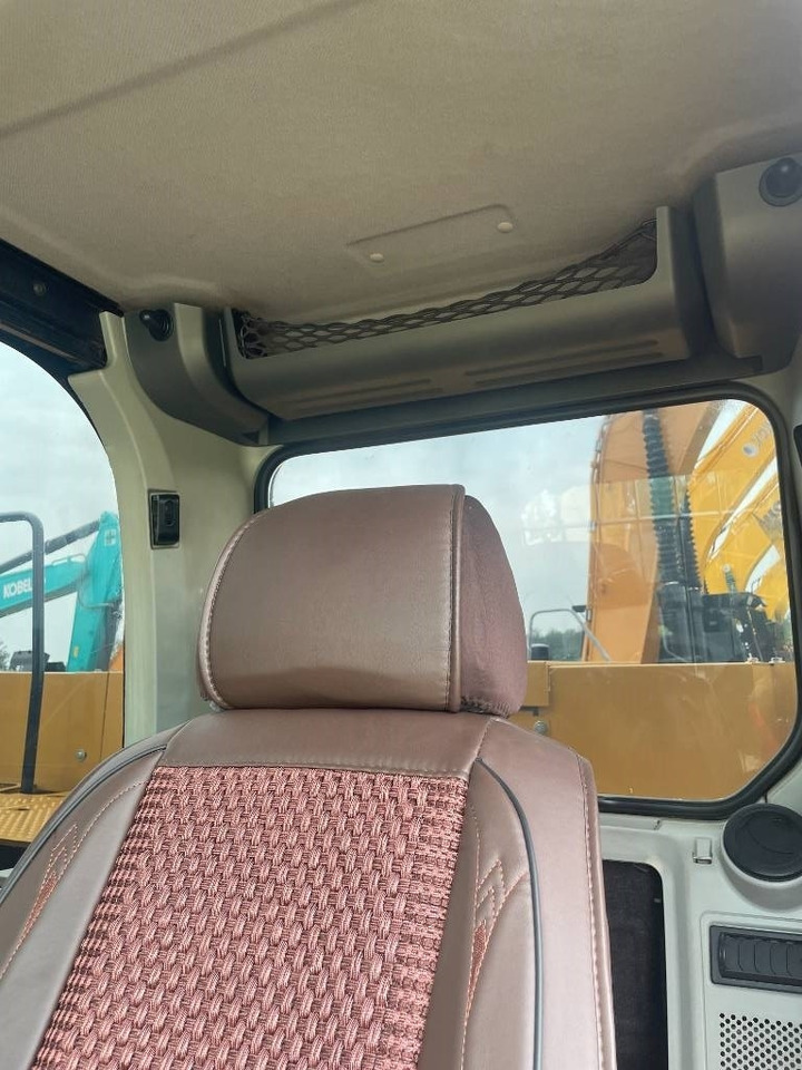 Ekskavator me zinxhirë CAT 330GC: foto 7