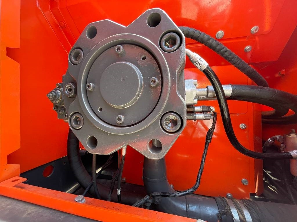 Doosan DX 300 LC - Ekskavator me zinxhirë: foto 5 Doosan DX 300 LC - Ekskavator me zinxhirë: foto 5