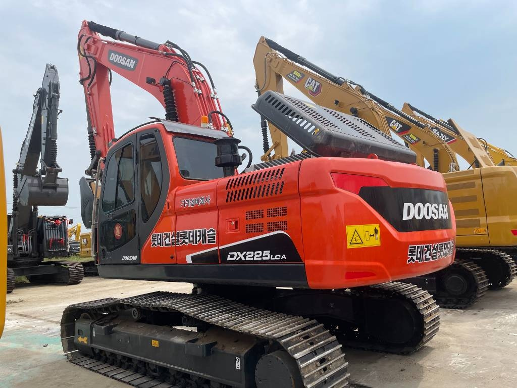 Doosan DX225LCA - Ekskavator me zinxhirë: foto 1 Doosan DX225LCA - Ekskavator me zinxhirë: foto 1