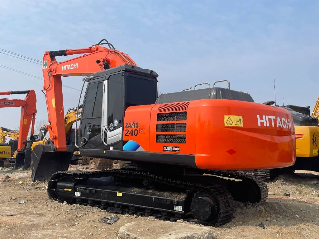 HIITACHI ZX240 - Ekskavator me zinxhirë: foto 1 HIITACHI ZX240 - Ekskavator me zinxhirë: foto 1