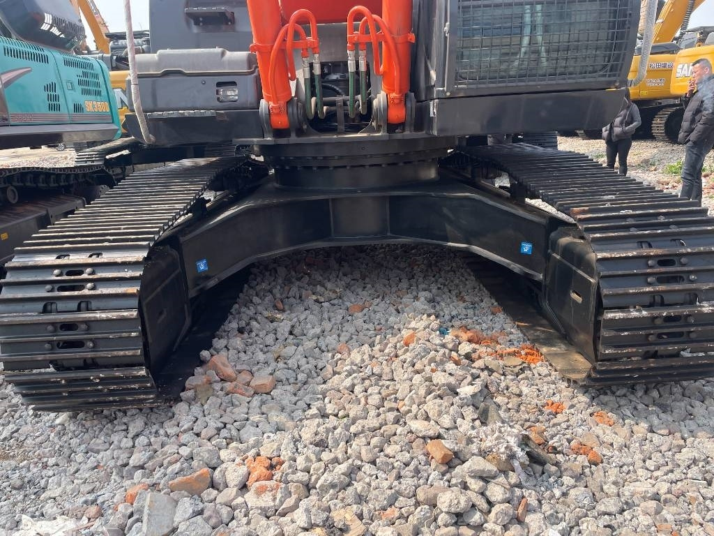 Hitachi ZX 360 - Ekskavator me zinxhirë: foto 5 Hitachi ZX 360 - Ekskavator me zinxhirë: foto 5