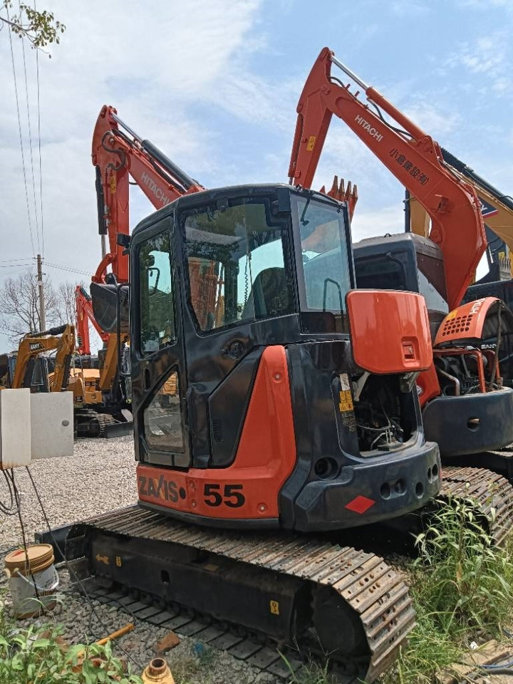 Hitachi ZX 55 - Ekskavator me zinxhirë: foto 4 Hitachi ZX 55 - Ekskavator me zinxhirë: foto 4