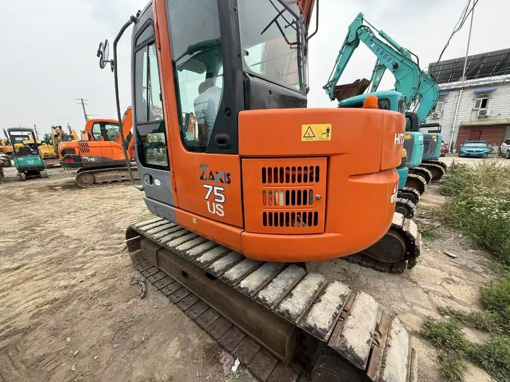 Hitachi ZX 75 US - Miniekskavator: foto 3 Hitachi ZX 75 US - Miniekskavator: foto 3
