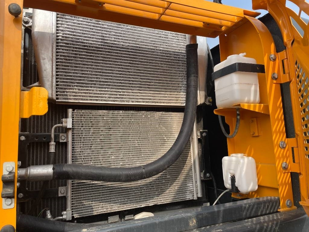 Hyundai 225LC-9S - Ekskavator me zinxhirë: foto 2 Hyundai 225LC-9S - Ekskavator me zinxhirë: foto 2