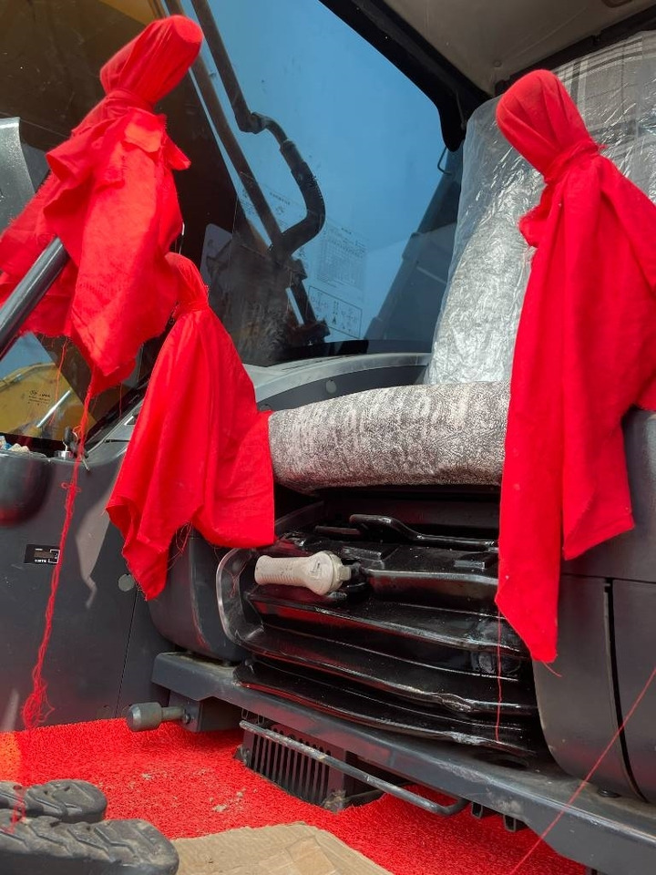 Hyundai 225LC-9S - Ekskavator me zinxhirë: foto 4 Hyundai 225LC-9S - Ekskavator me zinxhirë: foto 4