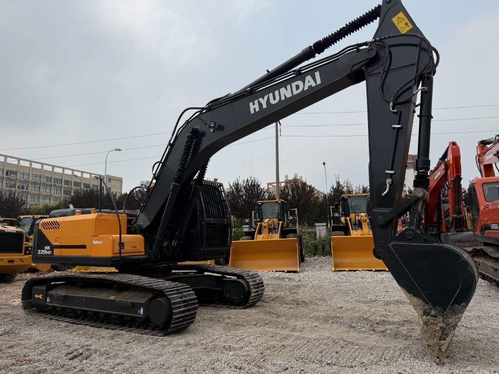 Hyundai HX 220 - Ekskavator me zinxhirë: foto 5 Hyundai HX 220 - Ekskavator me zinxhirë: foto 5