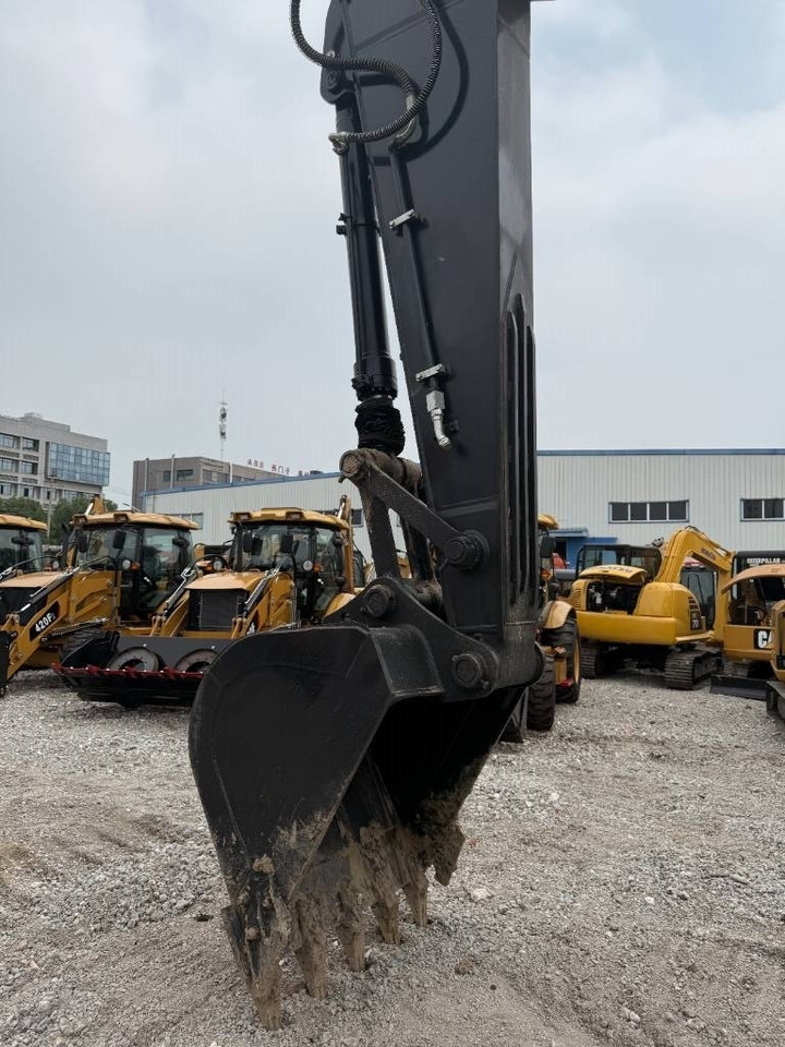 Hyundai HX 220 - Ekskavator me zinxhirë: foto 5 Hyundai HX 220 - Ekskavator me zinxhirë: foto 5