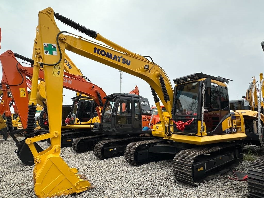 Komatsu PC 130  - Ekskavator me zinxhirë: foto 4 Komatsu PC 130  - Ekskavator me zinxhirë: foto 4