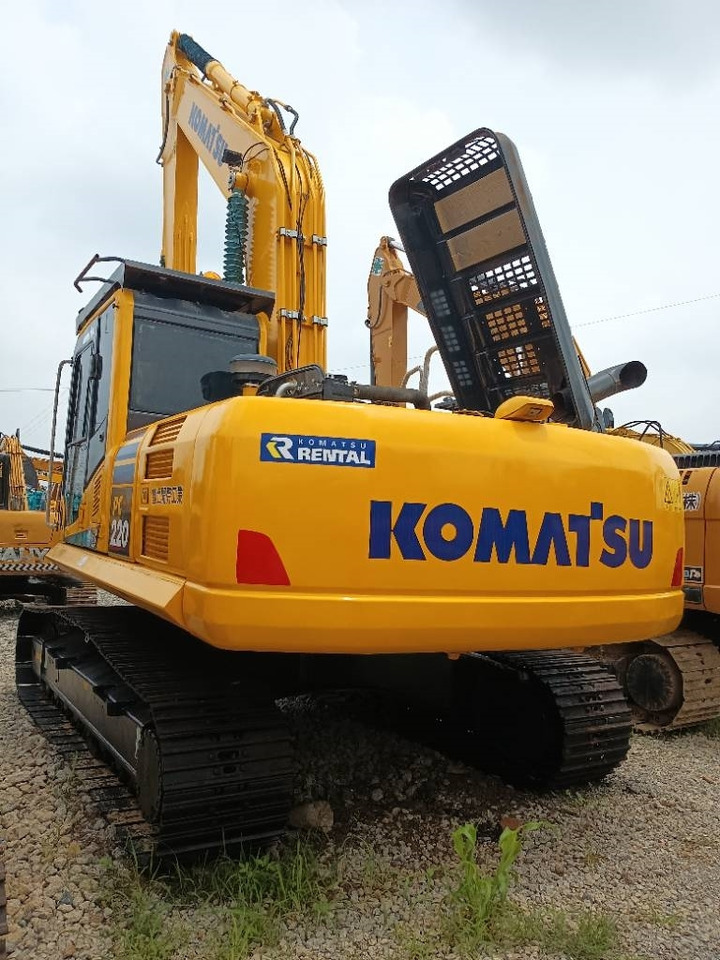 Komatsu PC 220-8 - Ekskavator me zinxhirë: foto 3 Komatsu PC 220-8 - Ekskavator me zinxhirë: foto 3