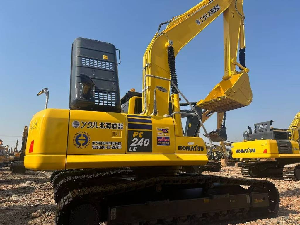 Komatsu PC 240 - Ekskavator me zinxhirë: foto 1 Komatsu PC 240 - Ekskavator me zinxhirë: foto 1