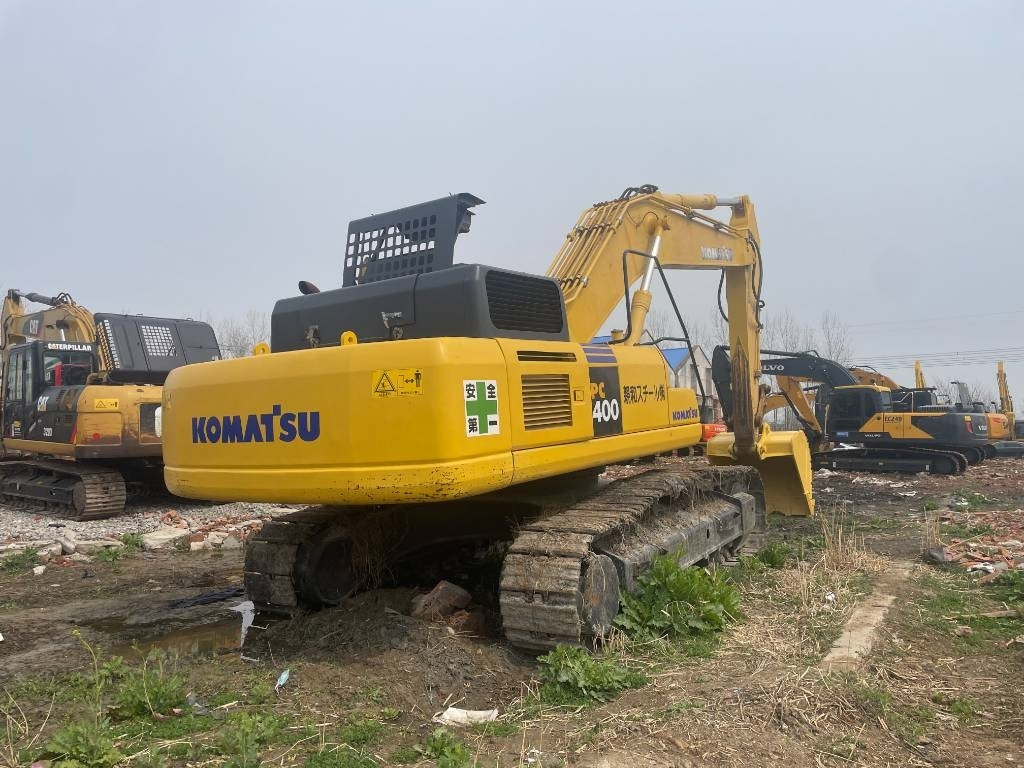 Komatsu PC 400-8 R - Ekskavator me zinxhirë: foto 2 Komatsu PC 400-8 R - Ekskavator me zinxhirë: foto 2