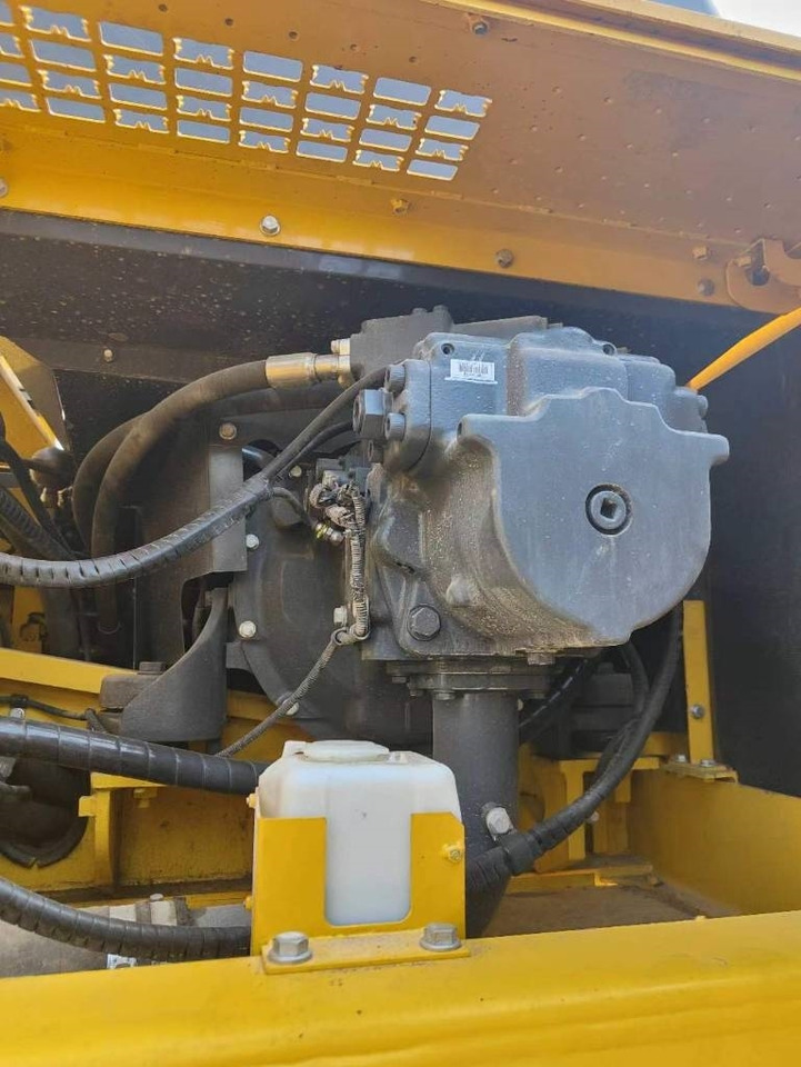 Komatsu PC 450 - Ekskavator me zinxhirë: foto 3 Komatsu PC 450 - Ekskavator me zinxhirë: foto 3