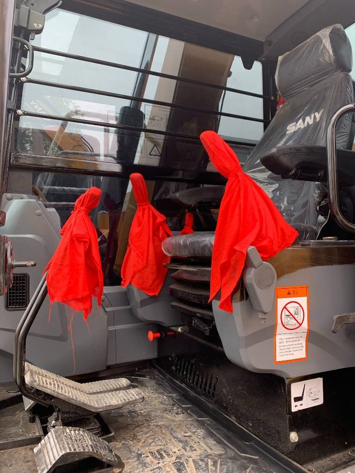 Sany 75 - Ekskavator me zinxhirë: foto 3 Sany 75 - Ekskavator me zinxhirë: foto 3